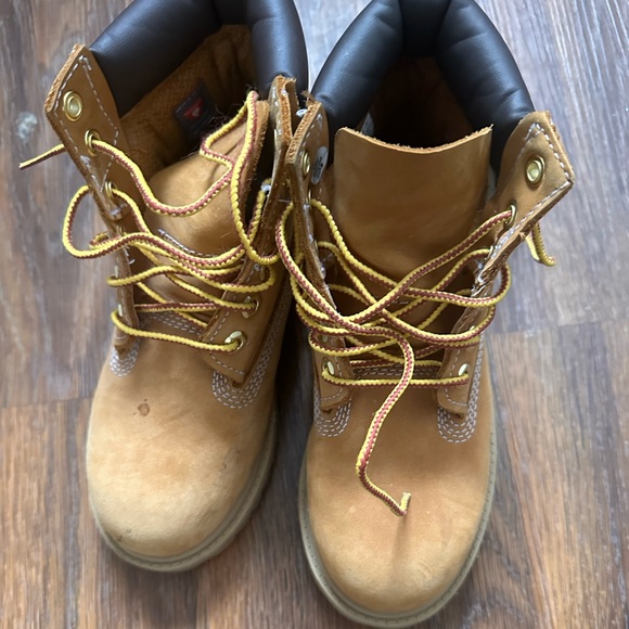 Timberlands - Picture 3 of 3